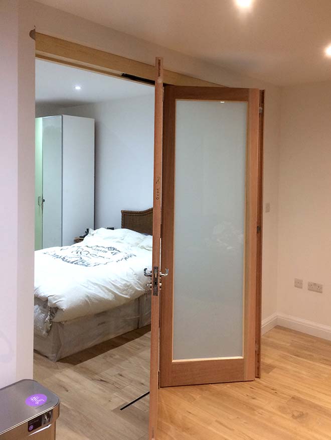 bi-fold doors with frosted glass, NW1